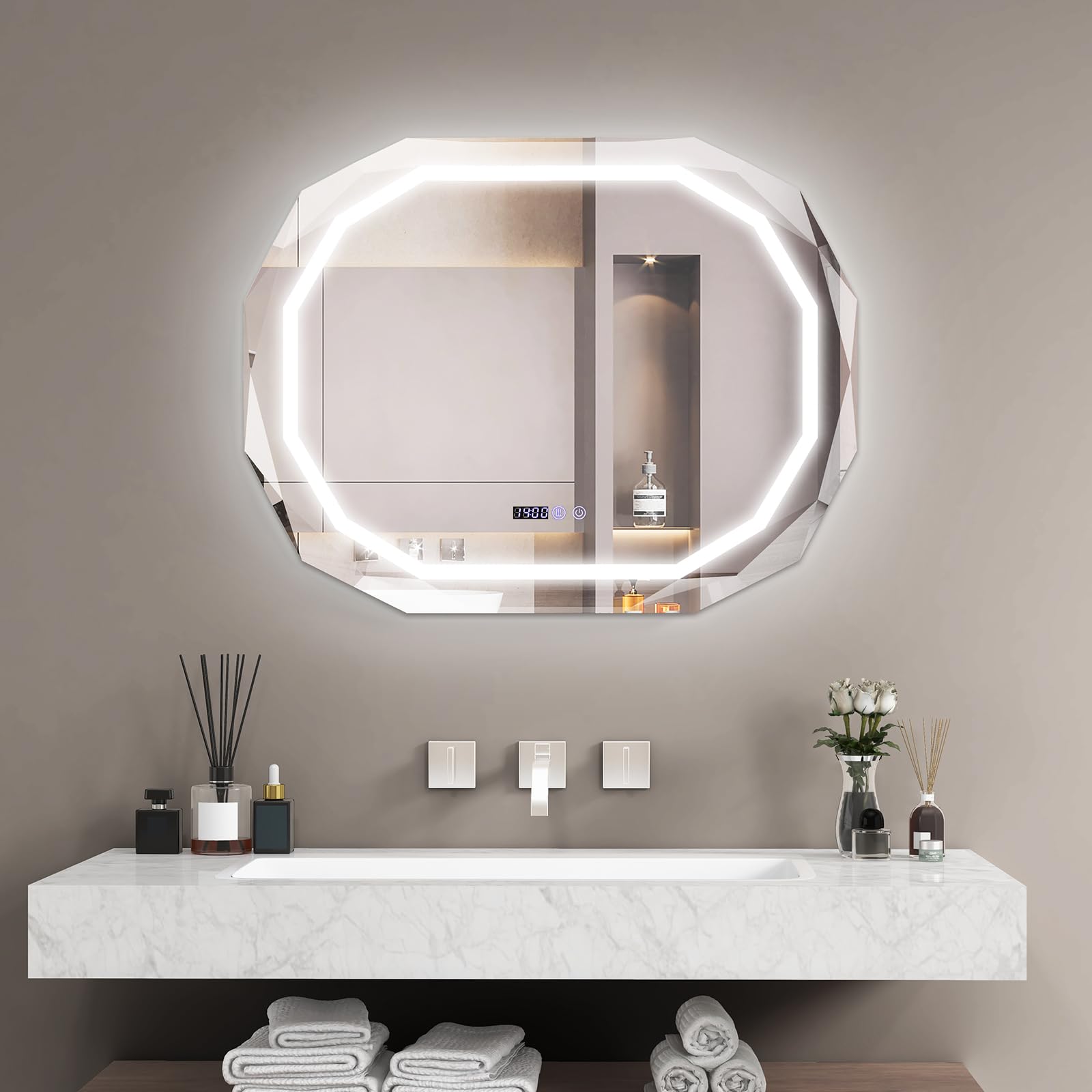 Miroir de salle de bain Tangkula LED, miroir anti-buée à bords biseautés avec 3 couleurs de lumière LED, fonction mémoire